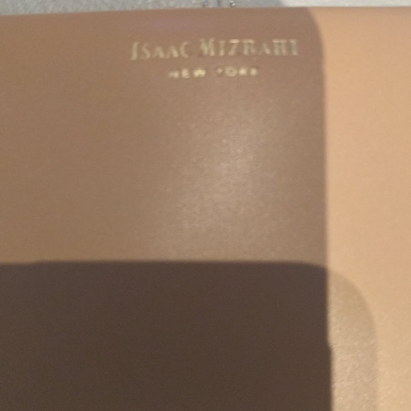 🌼 Beautiful genuine leather bag by Isaac Mizrahi - Picture 8 of 13